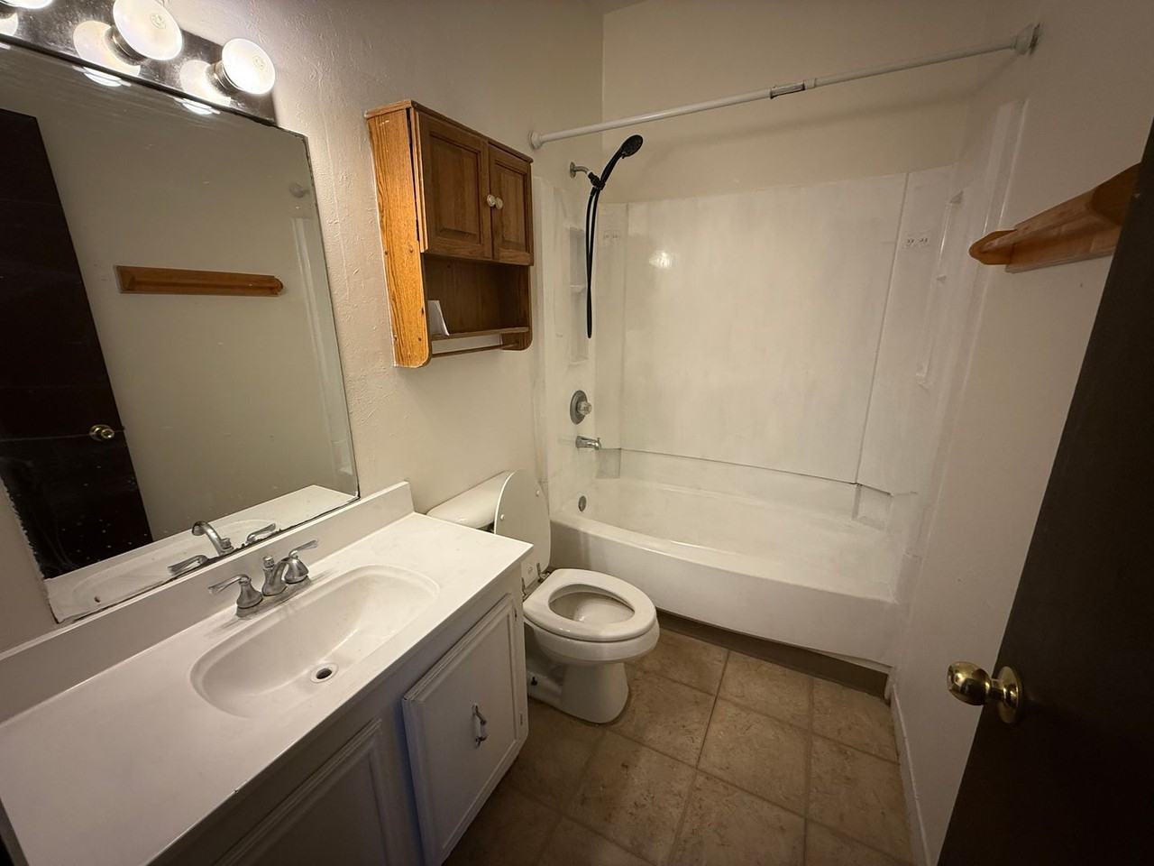 2620 Chicago Ave - Photo 2 of 10