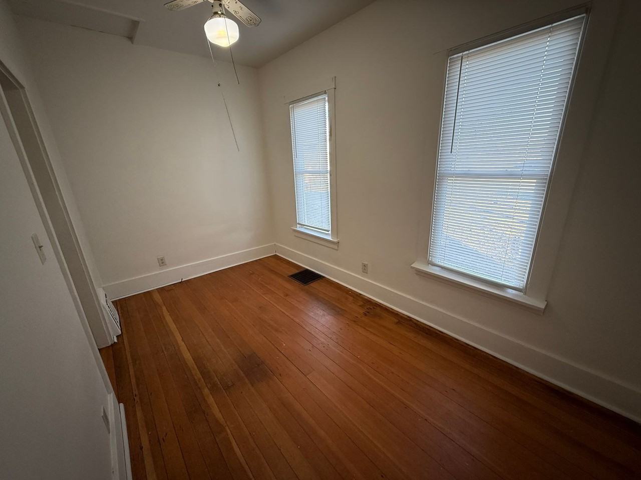 2620 Chicago Ave - Photo 5 of 10