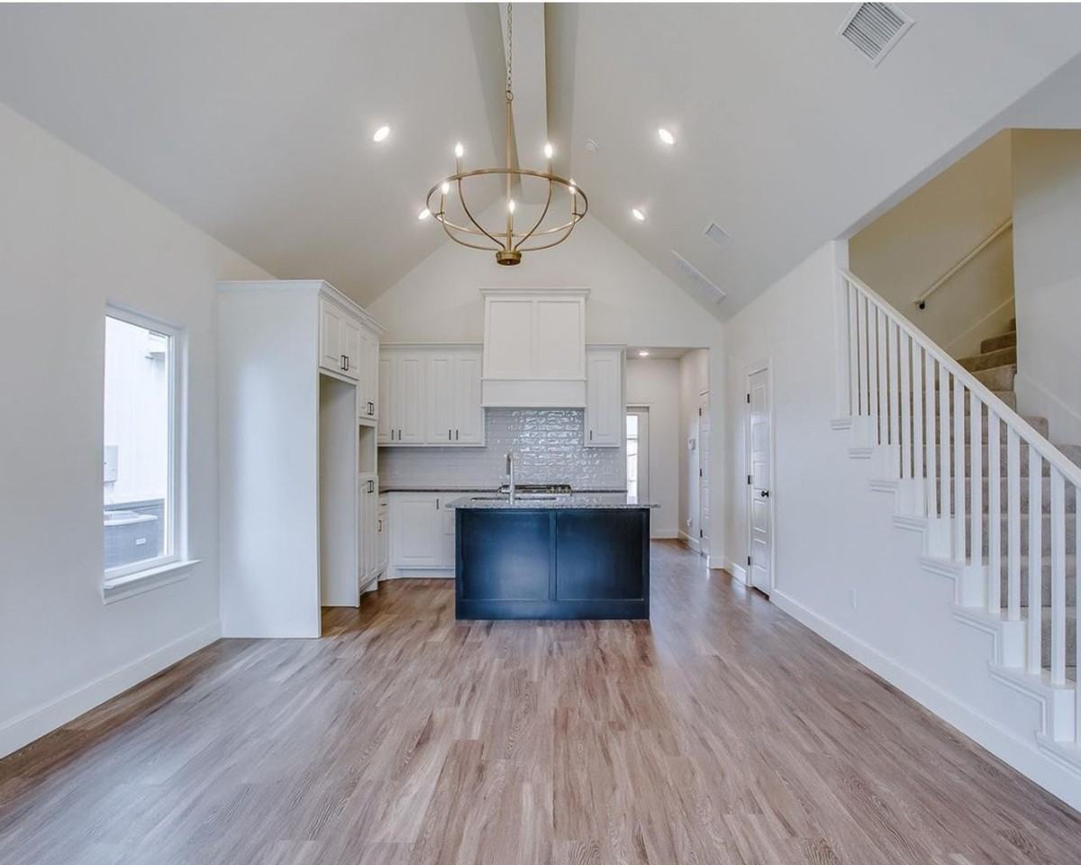 4711 125th St - Photo 3 of 20