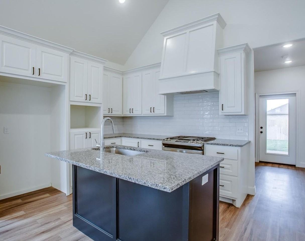 4711 125th St - Photo 6 of 20