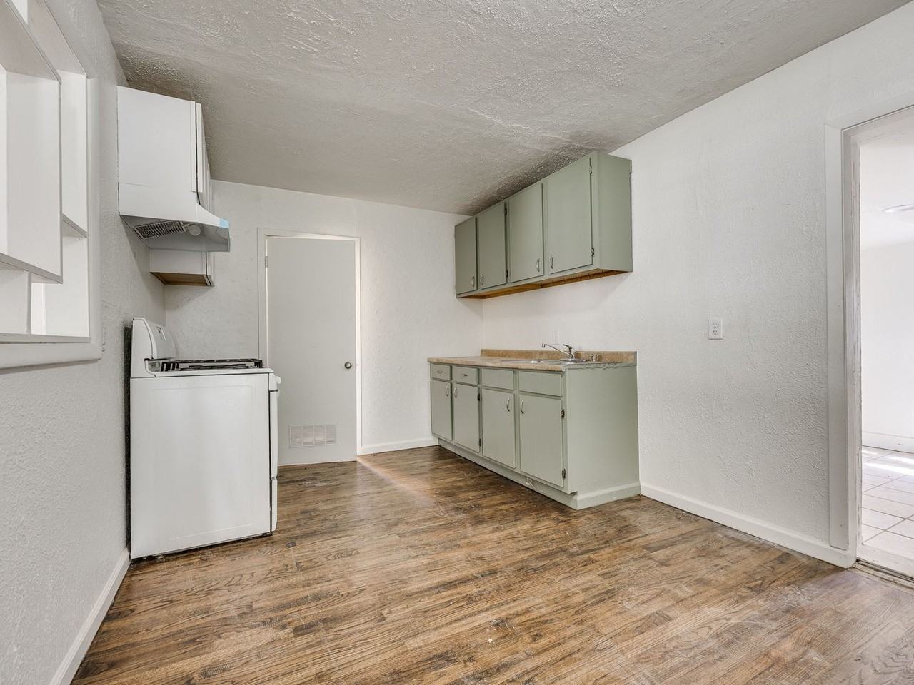 1726 N Shawnee Ave - Photo 6 of 17