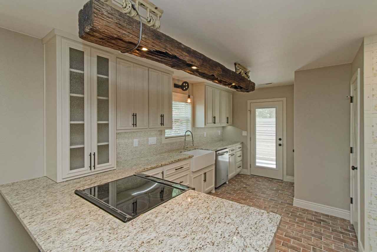 400 W Poplar St - Photo 7 of 23