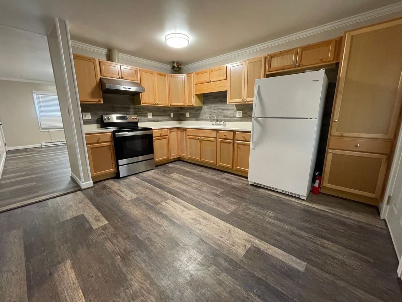 212 Belvidere St - Photo 4 of 10