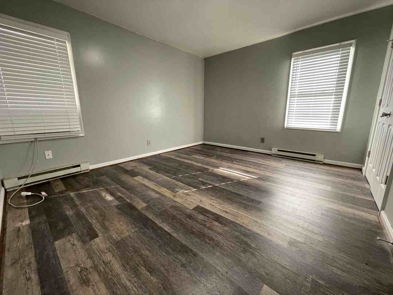 212 Belvidere St - Photo 5 of 10