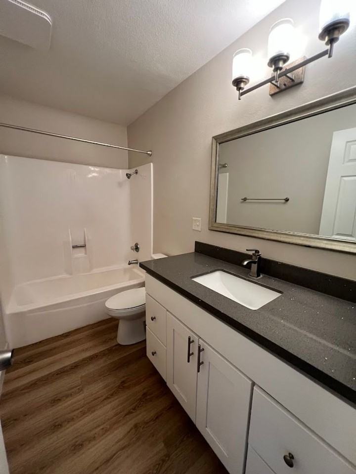 195 Streamwood - Photo 3 of 32