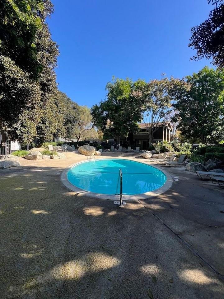 195 Streamwood - Photo 7 of 32