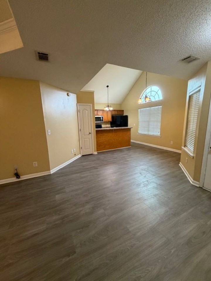 104 Timber Mill Ct - Photo 3 of 25