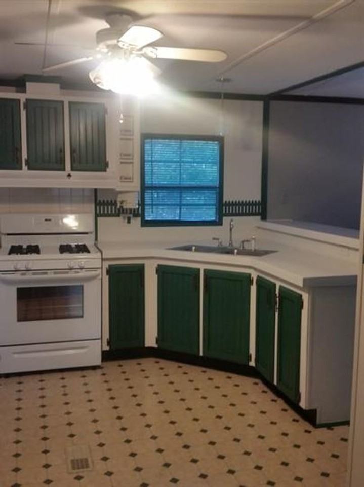 15 Michelle Dr - Photo 2 of 14