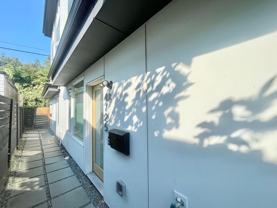 4725 8th Ave Ne - Photo 1 of 1