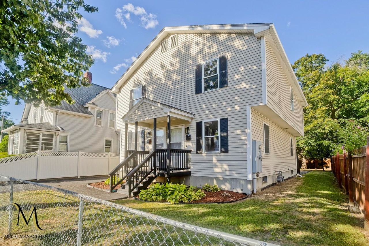 581 Armory St - Photo 7 of 36