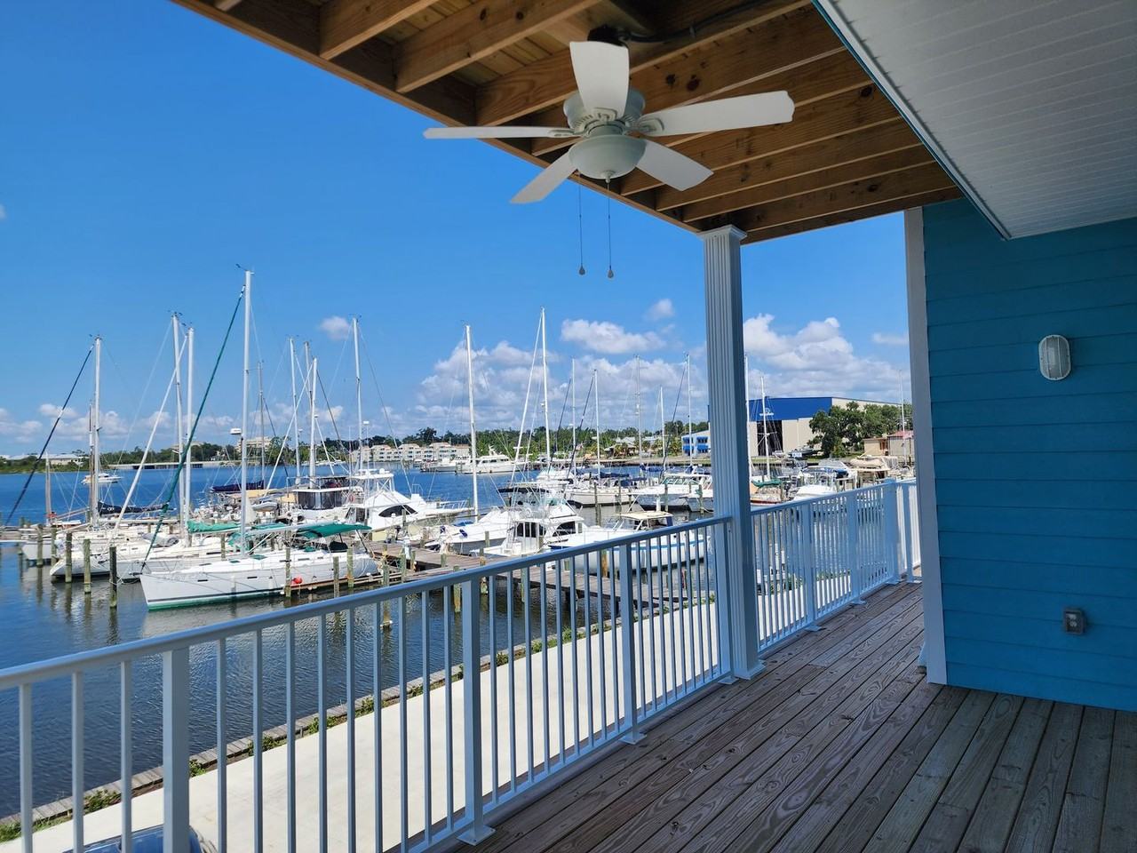 300 Penny Ct - Photo 5 of 45