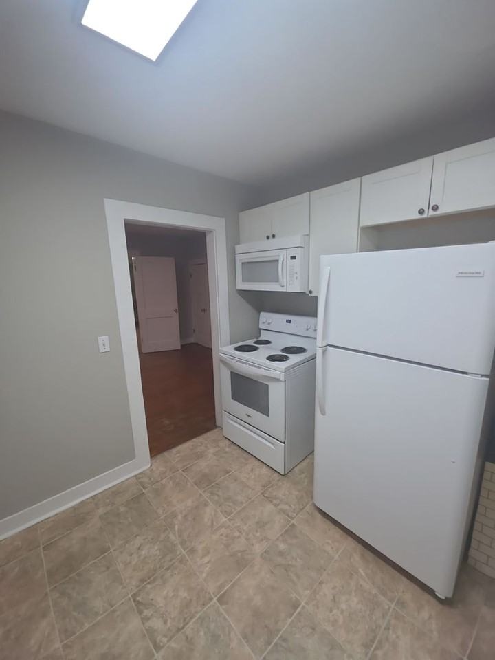 124 N Main St - Photo 4 of 9