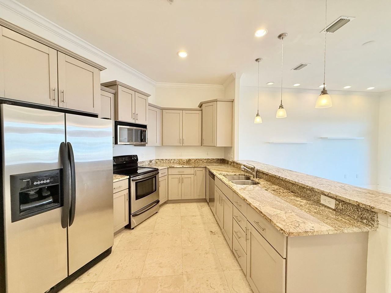 7266 Jacobs Trl - Photo 4 of 18