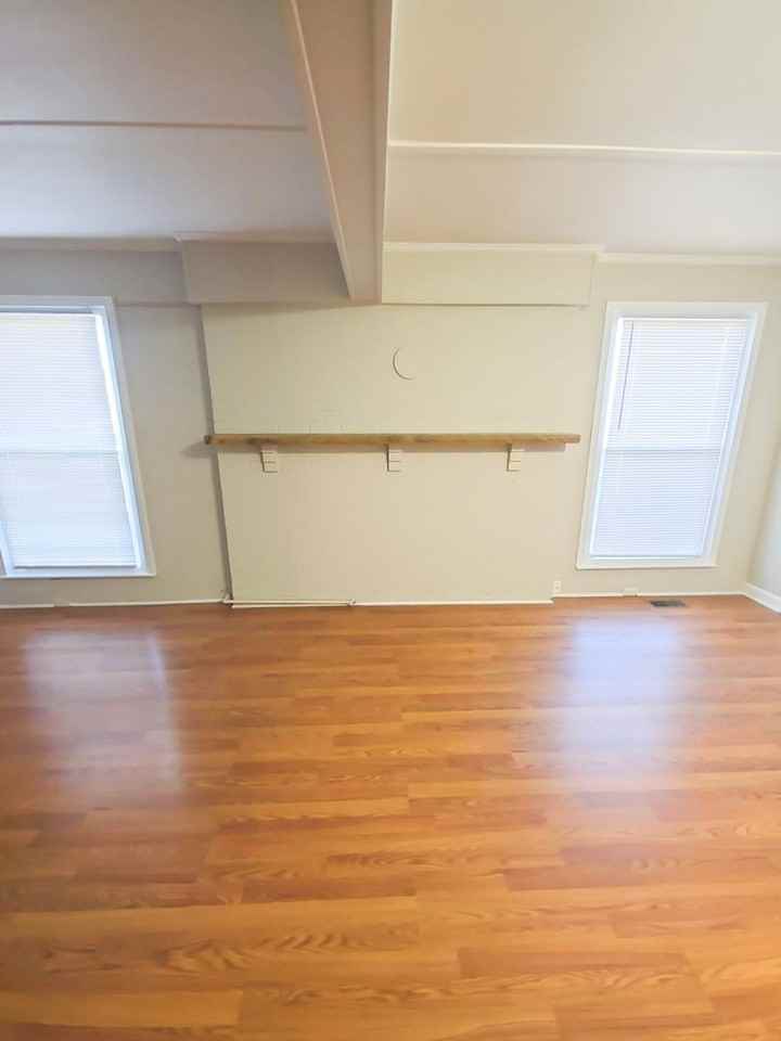 1431 Clemmons Rd - Photo 5 of 18