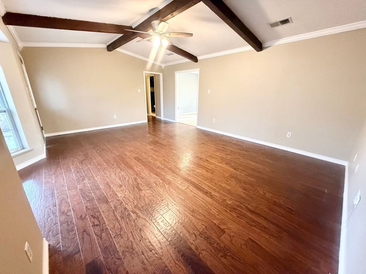 428 Brigadoon St - Photo 4 of 21