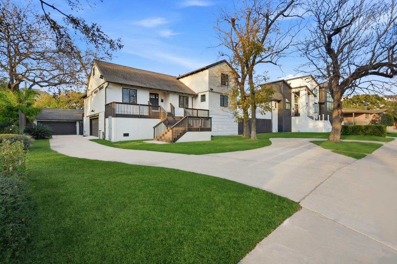 4718 N Braeswood Blvd - Photo 4 of 50