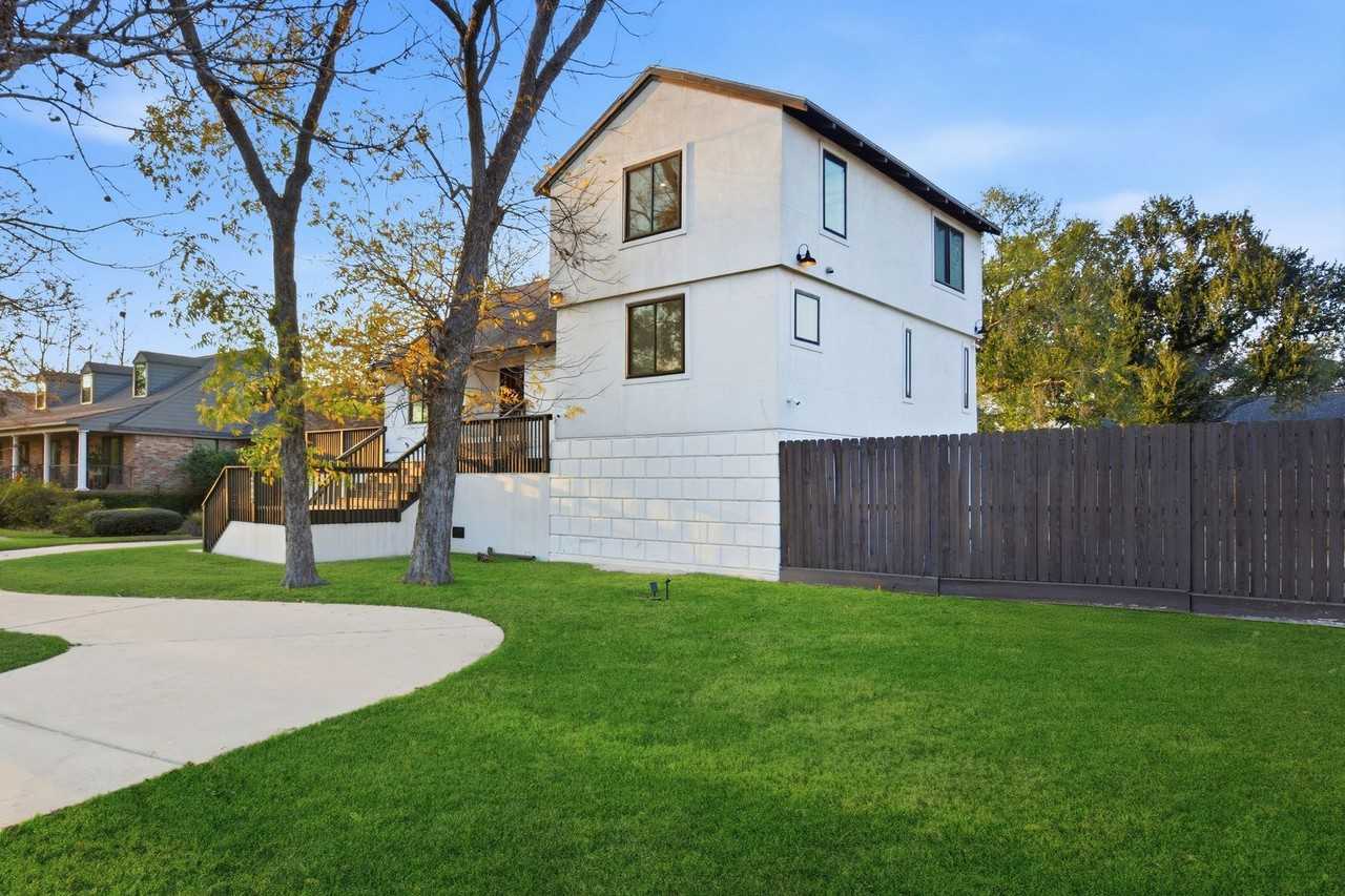 4718 N Braeswood Blvd - Photo 6 of 50