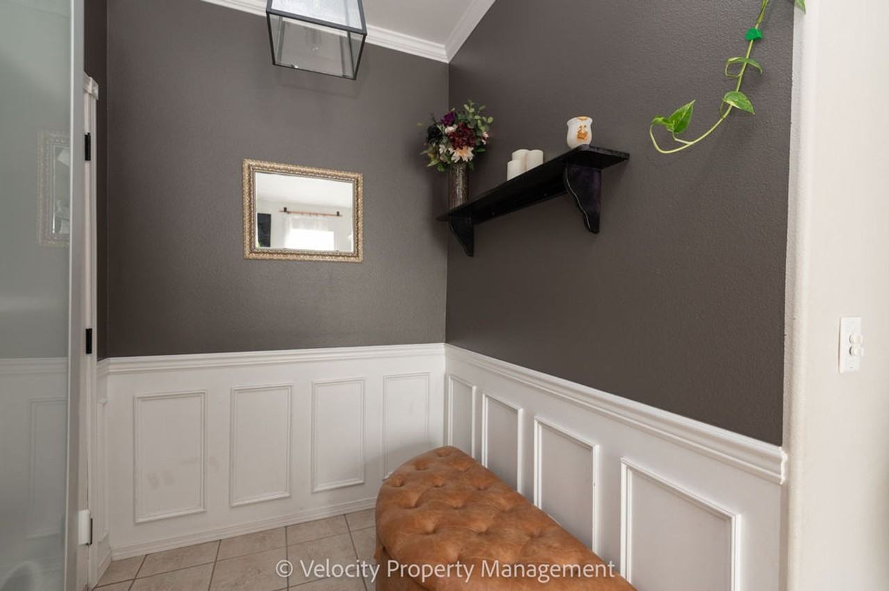 2673 Sw Salmon Ave - Photo 4 of 27