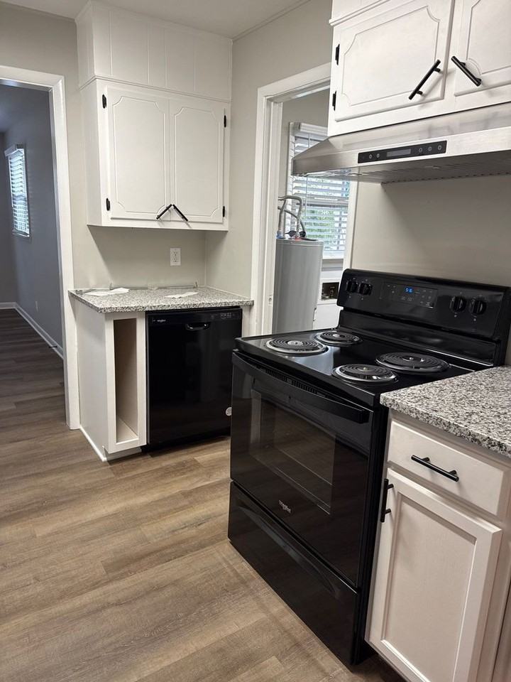 1247 Pleasant View Dr - Photo 4 of 15