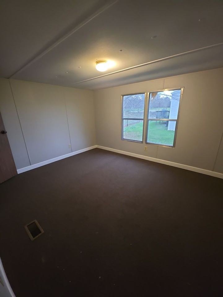 1459 Hickory Valley Rd - Photo 4 of 7