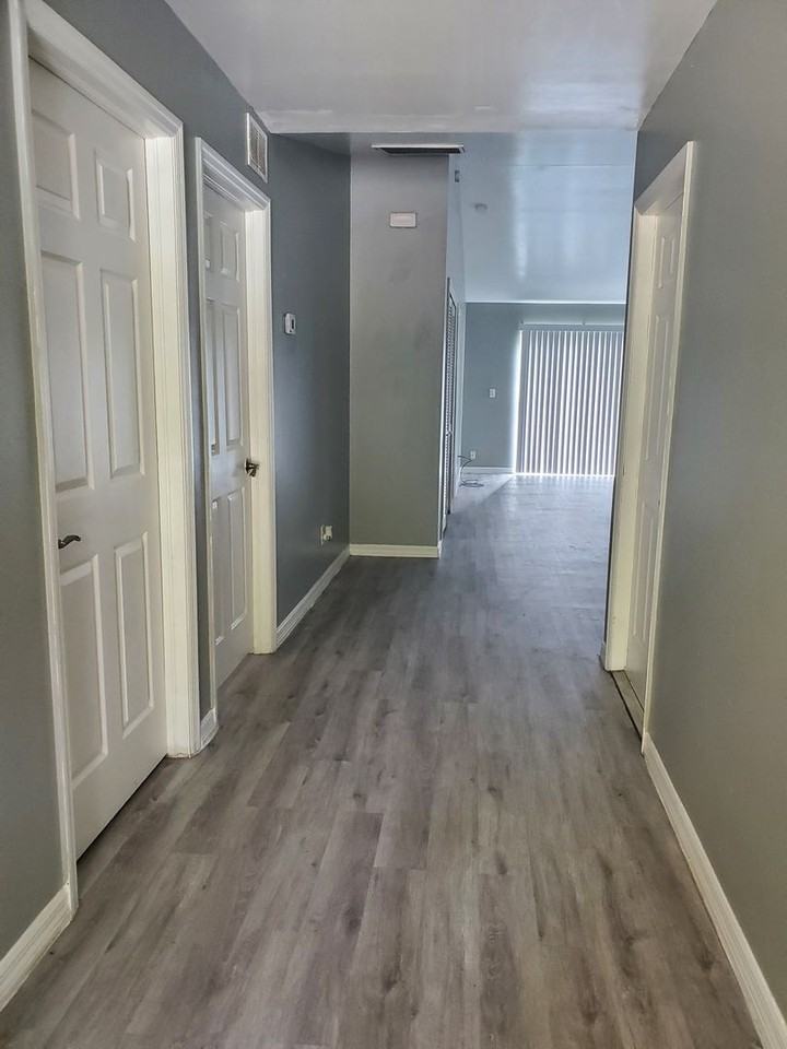 2417 George Ave S - Photo 2 of 11