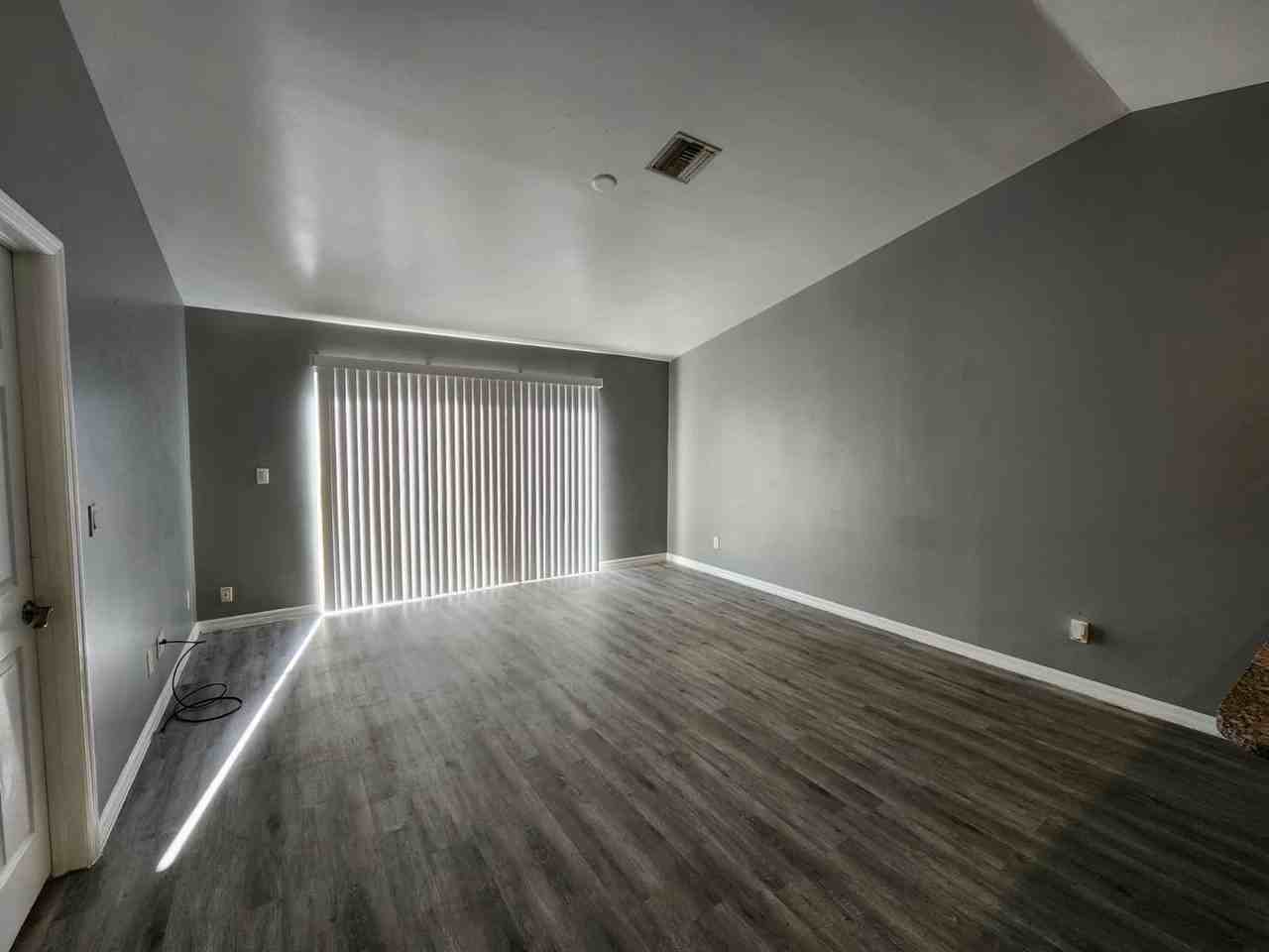 2417 George Ave S - Photo 7 of 11