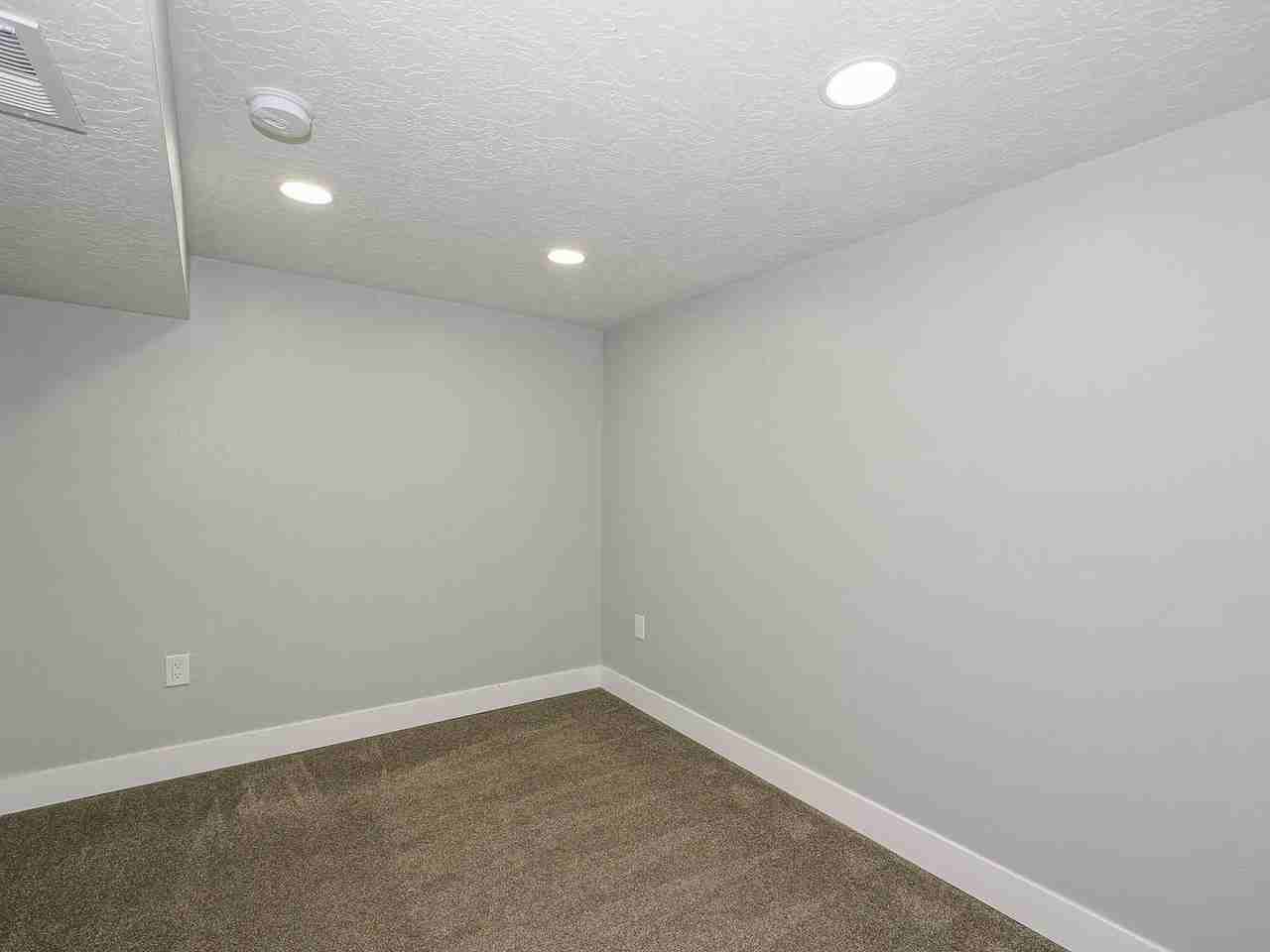 4457 W Walter Way - Photo 4 of 41