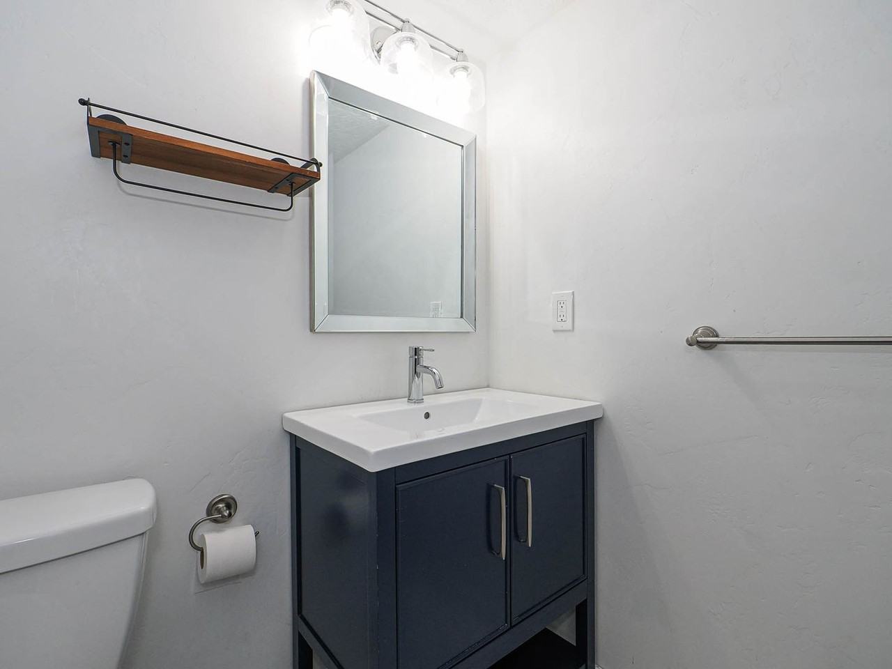 4457 W Walter Way - Photo 7 of 41