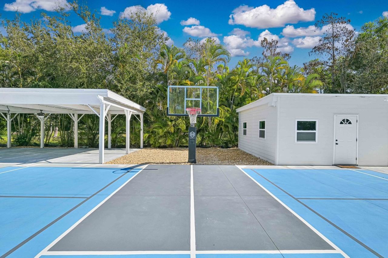 6941 Hunters Rd - Photo 6 of 45