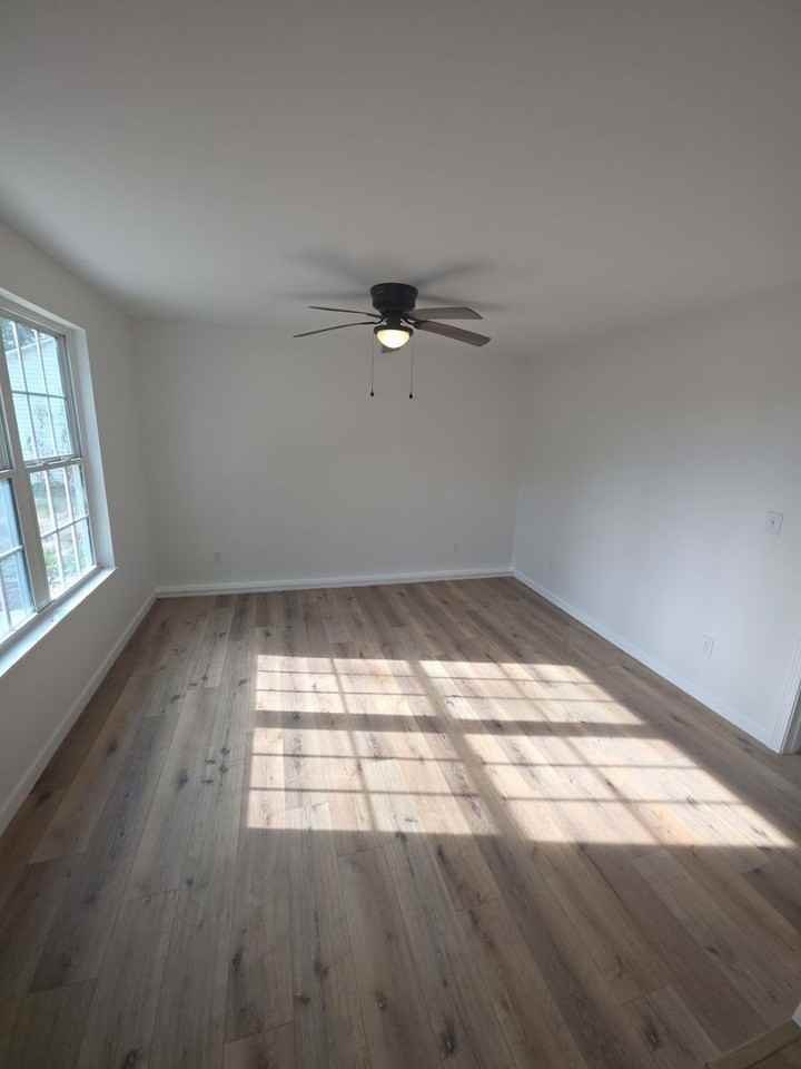 1301 Phillips Dr - Photo 7 of 9