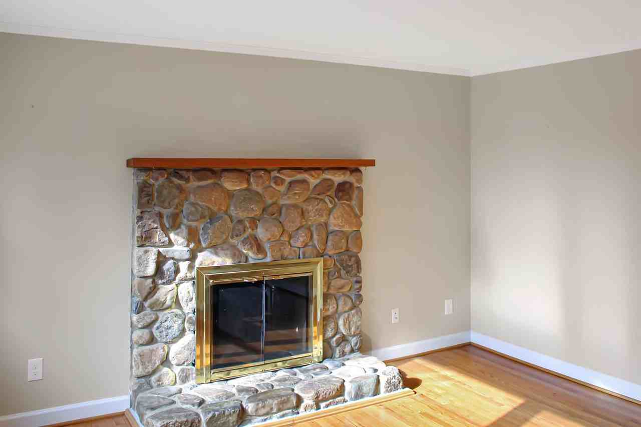 4194 Dickerson Rd - Photo 5 of 35