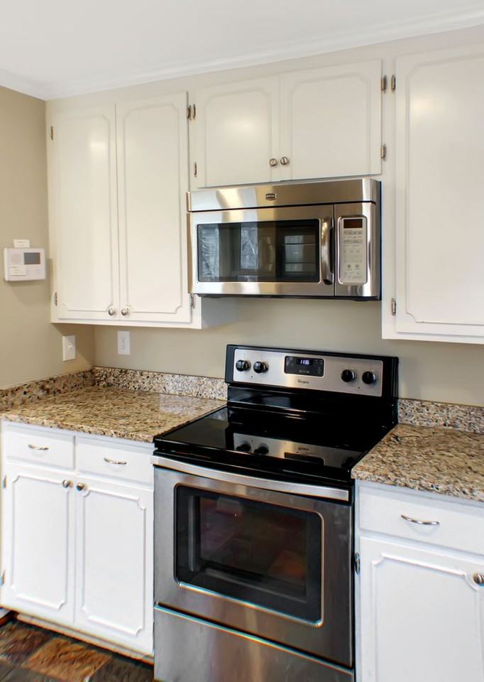 4194 Dickerson Rd - Photo 6 of 35