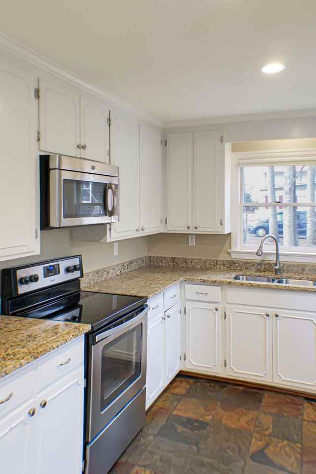 4194 Dickerson Rd - Photo 7 of 35