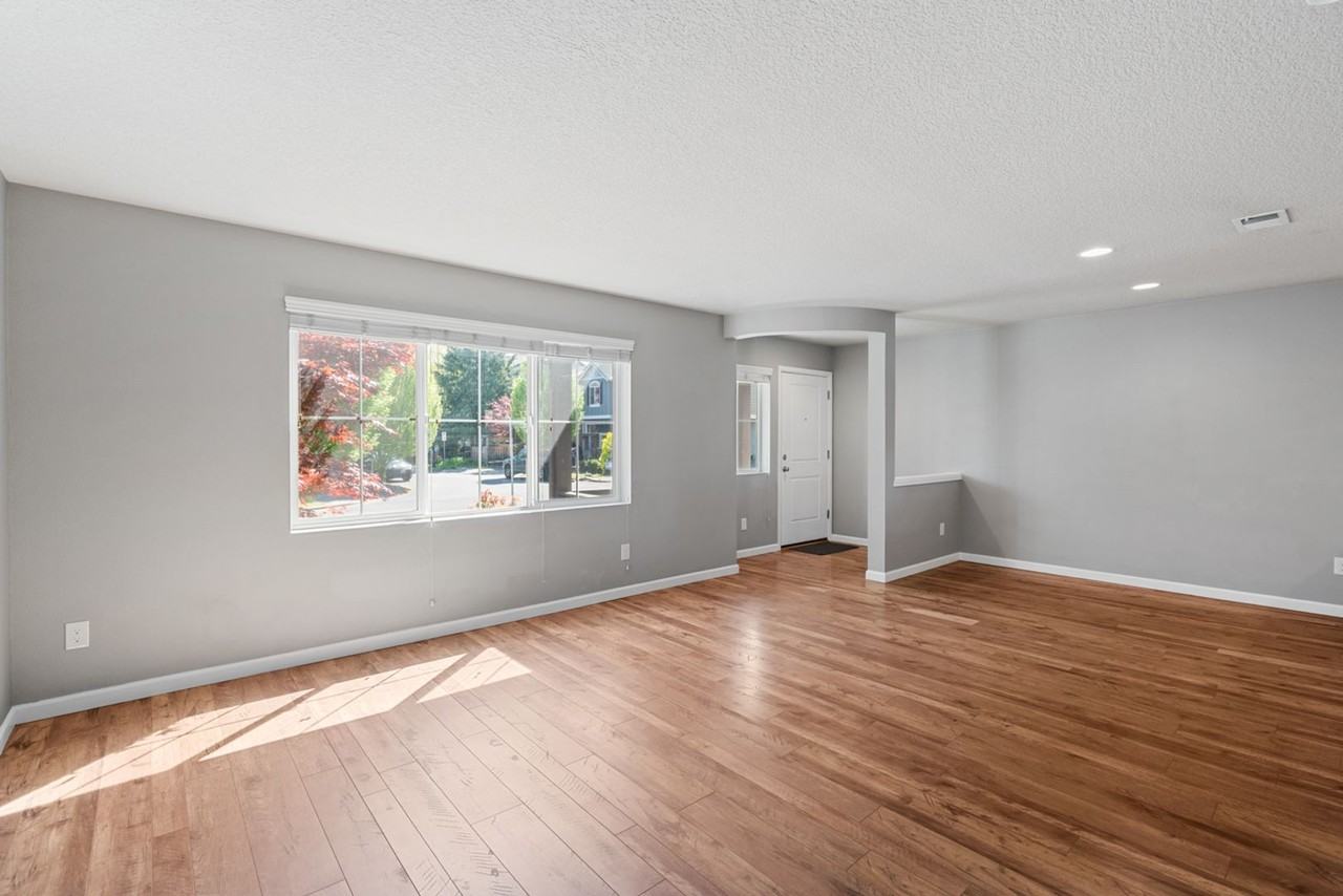 895 Sw Windrose Ter - Photo 5 of 26