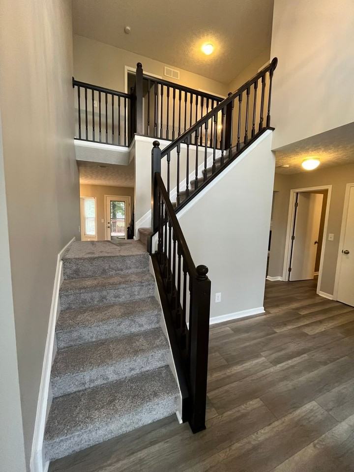 208 Caswell Dr - Photo 2 of 39