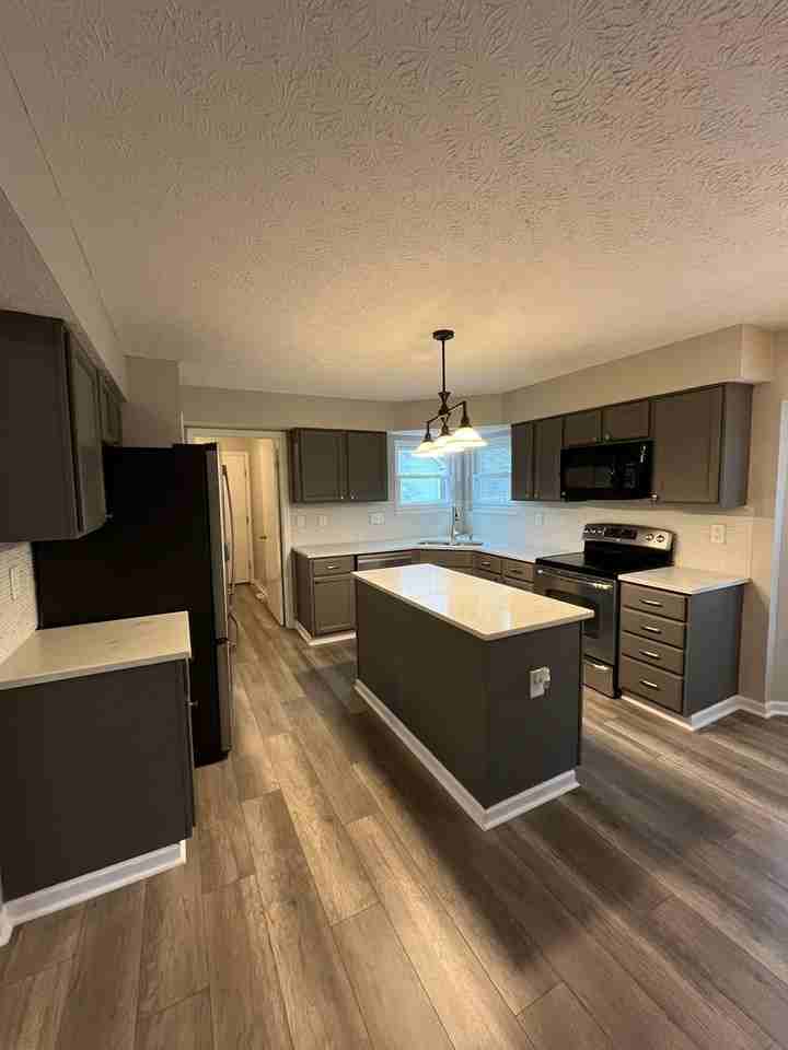 208 Caswell Dr - Photo 3 of 39