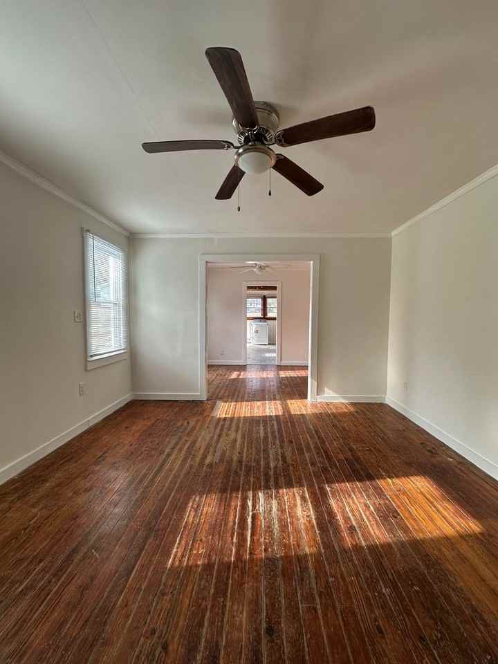 253 Magnolia St - Photo 5 of 24