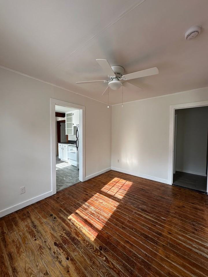 253 Magnolia St - Photo 6 of 24