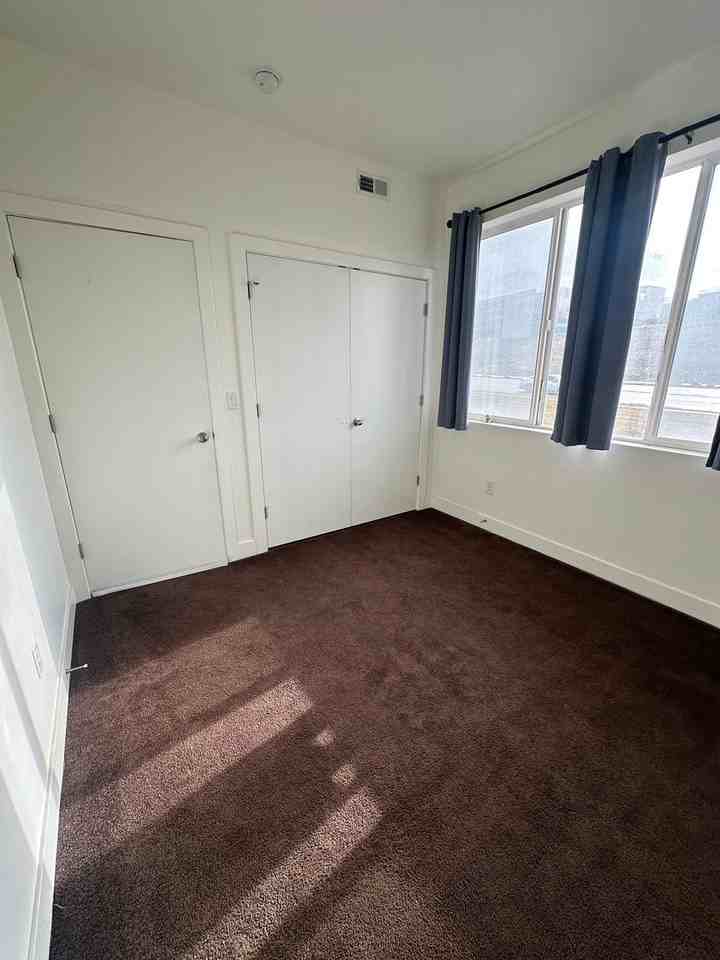 1039 W Rooftop Dr - Photo 4 of 41