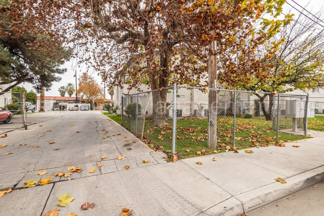 808 Pershing St - Photo 2 of 12