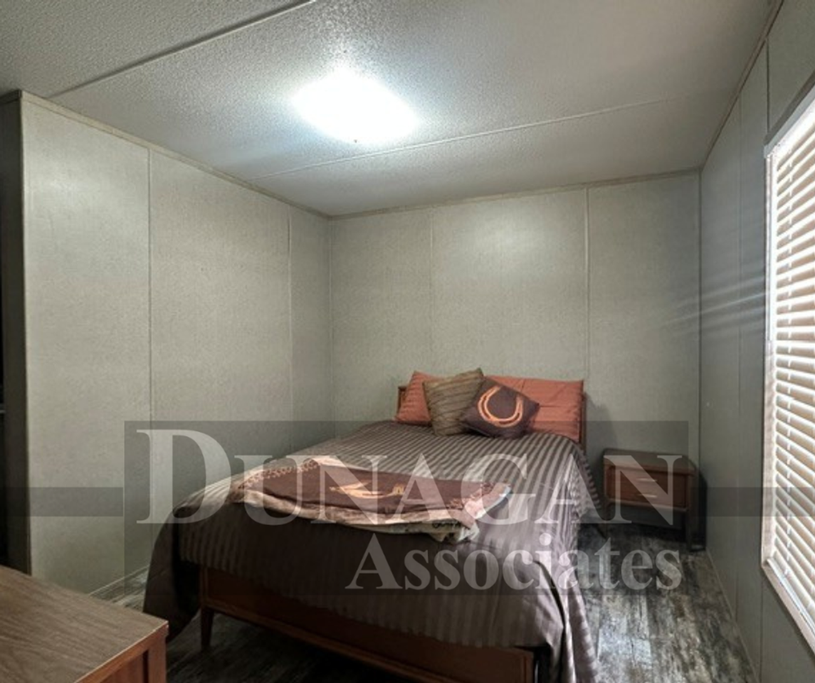 2507 E Derrick Rd - Photo 3 of 10