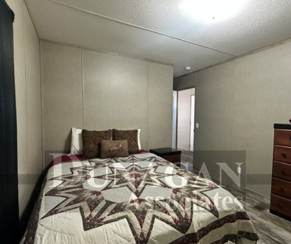 2507 E Derrick Rd - Photo 7 of 10