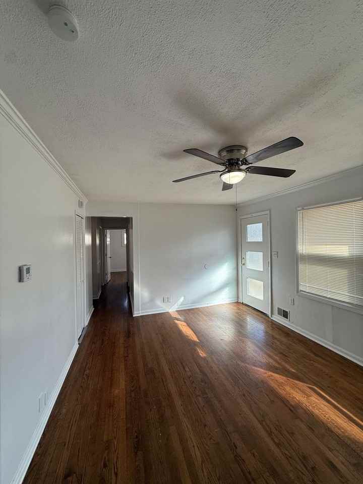 7806 E 113th St - Photo 3 of 14