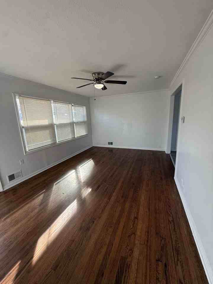 7806 E 113th St - Photo 4 of 14