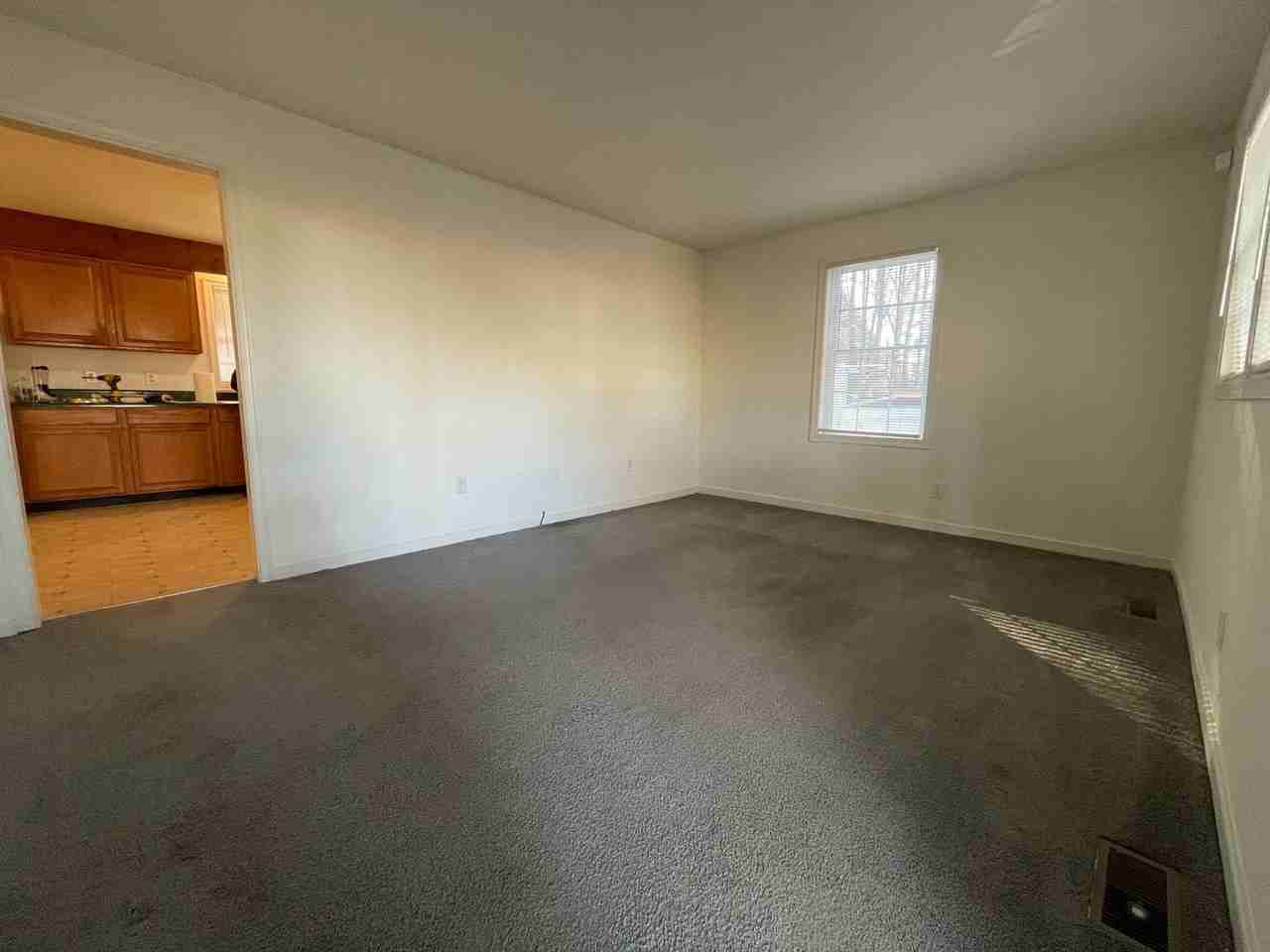 15727 Allen Dr - Photo 2 of 12