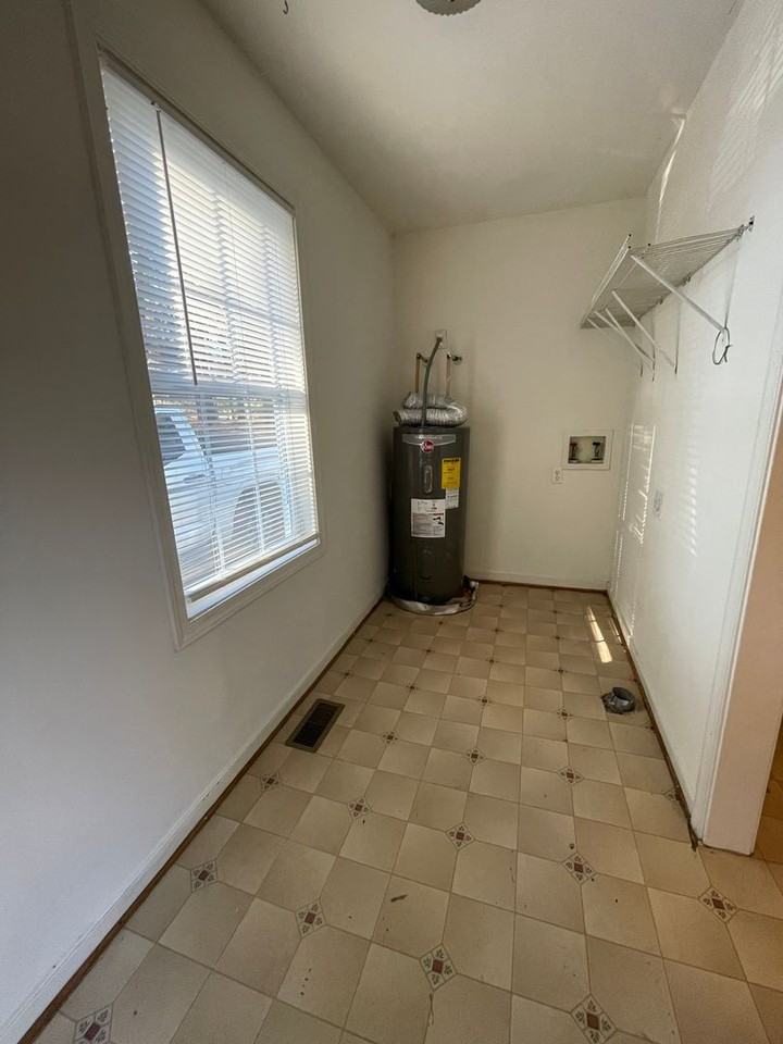 15727 Allen Dr - Photo 5 of 12