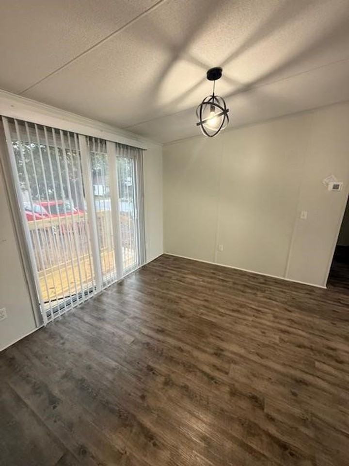 103 W Strider St - Photo 3 of 9