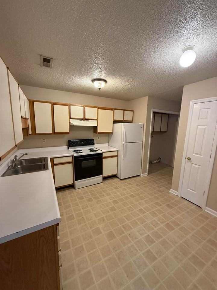 1109 Timbal Ct #B - Photo 2 of 7