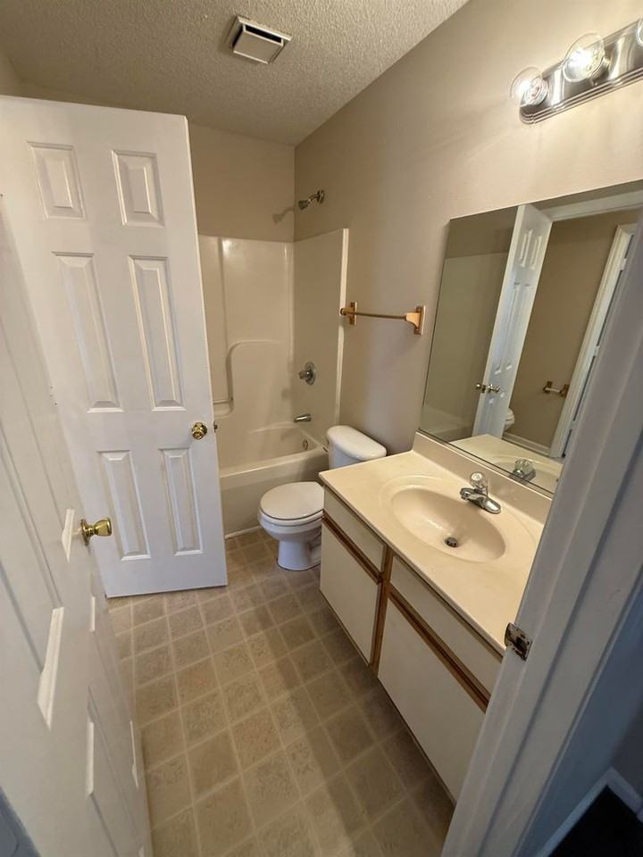 1109 Timbal Ct #B - Photo 5 of 7