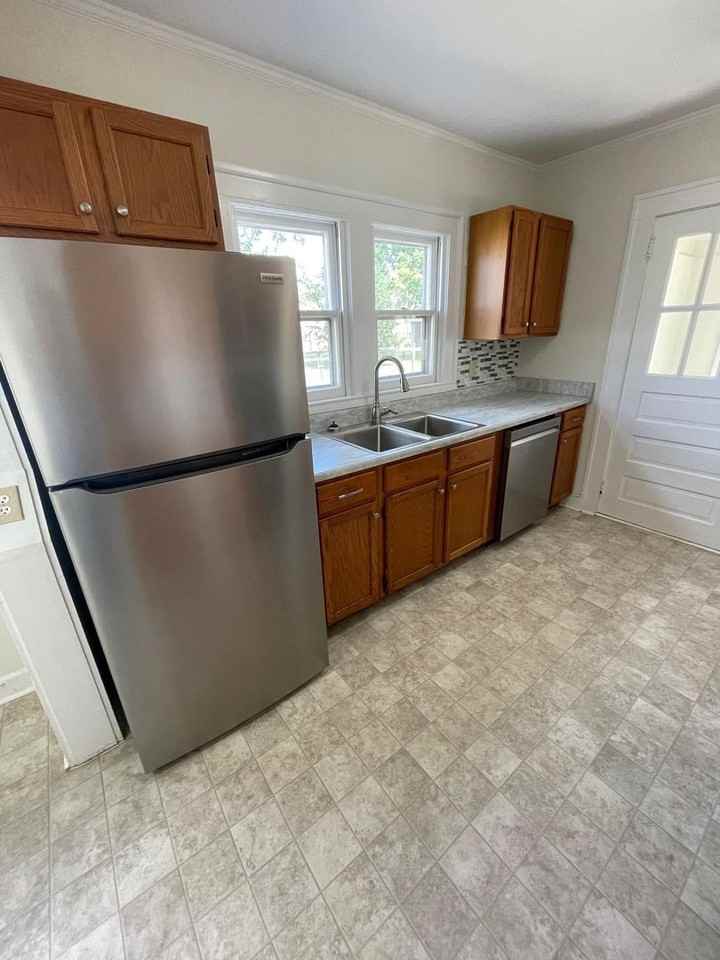 1204 Forest Acres Cir - Photo 4 of 8